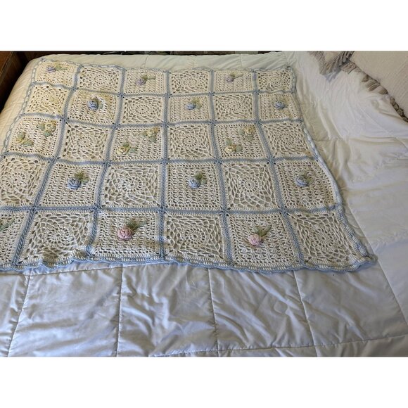 Handmade Crochet Wool Throw Blanket 47x57 3D Floral Squares Blue Border Cottage - Picture 6 of 16